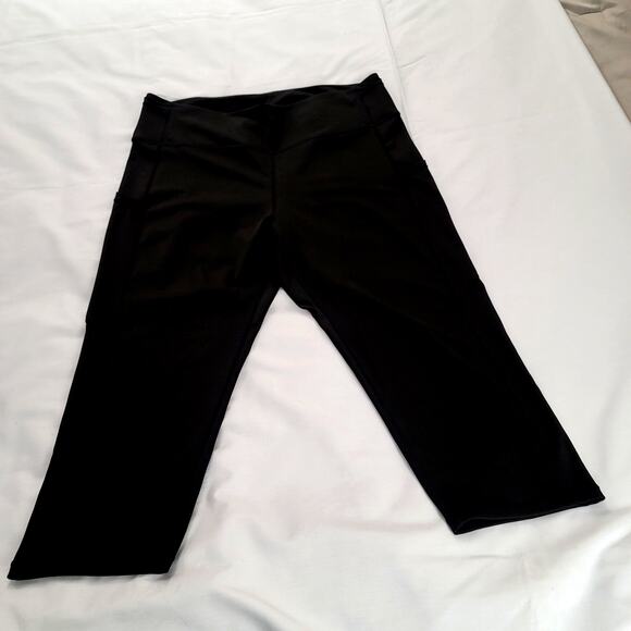 Yelete Active Workout Pants Great Stretch Fabric Very Black Many Pockets Capri - Picture 3 of 8